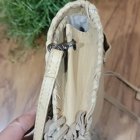 Idyllwind Fringed Leather Crossbody Bag - Picture 8 of 14